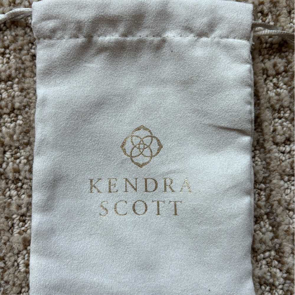 NWT Kendra Scott Bee Earrings - Picture 4 of 6